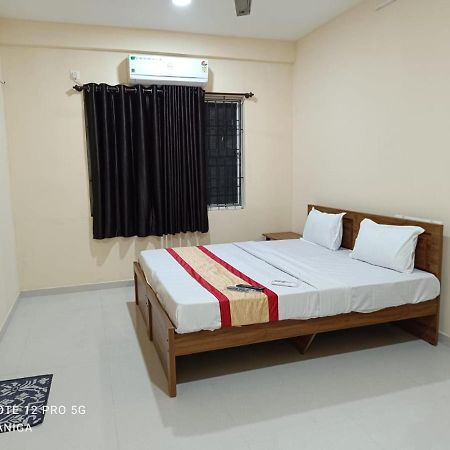 Premier Inn Lodge Мангалор Экстерьер фото