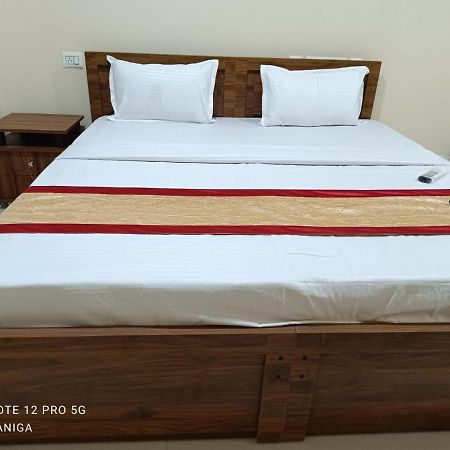 Premier Inn Lodge Мангалор Экстерьер фото