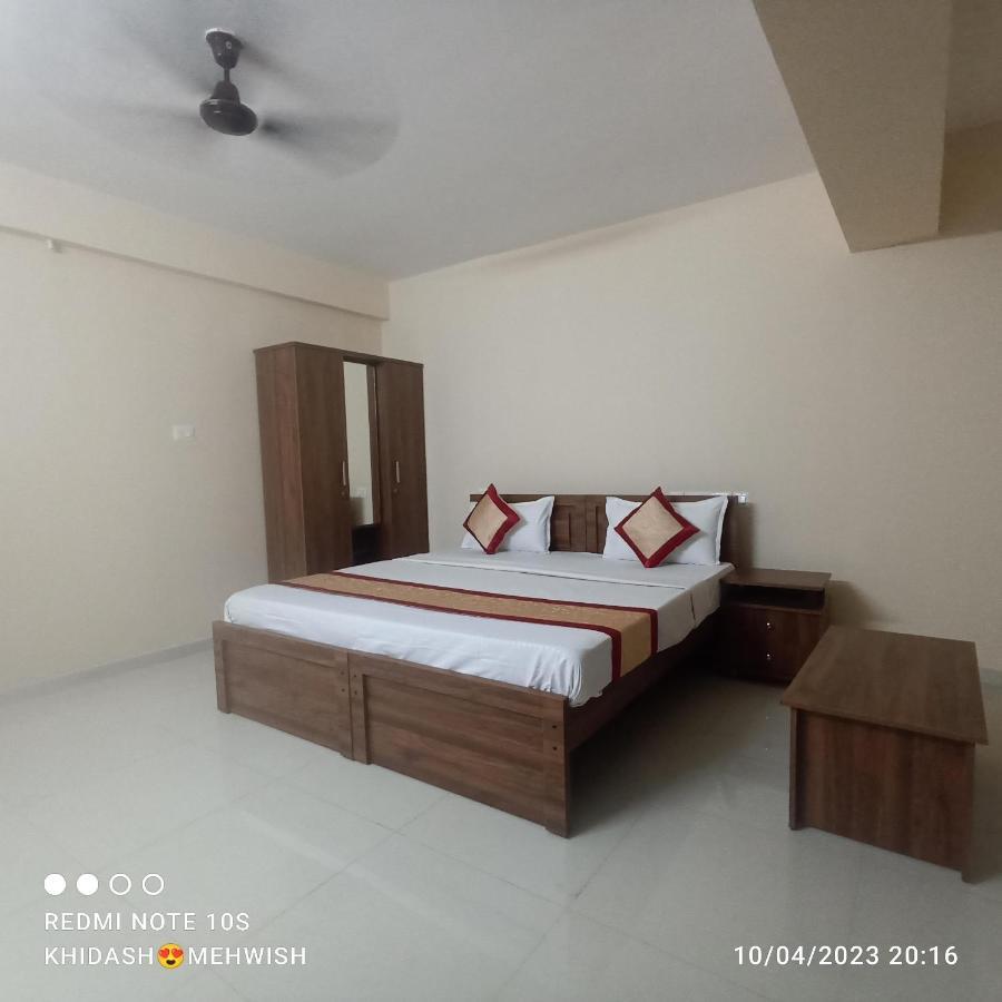 Premier Inn Lodge Мангалор Экстерьер фото